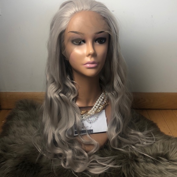 ?Yoshi 22” BABY GREY LACE FRONT Wig * NWT*?